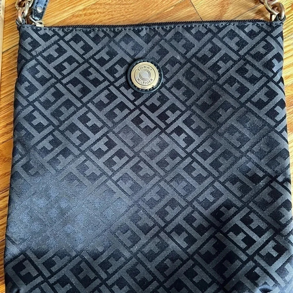 Tommy Hilfiger crossbody bag - Picture 2 of 4